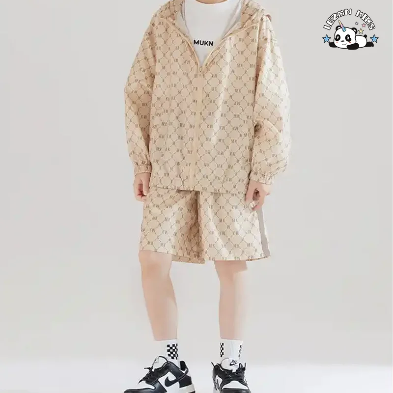 Conjunto de Roupas de Verão para Crianças com Calções Casuais e Proteção Solar com Manga Comprida e Capuz para Meninos