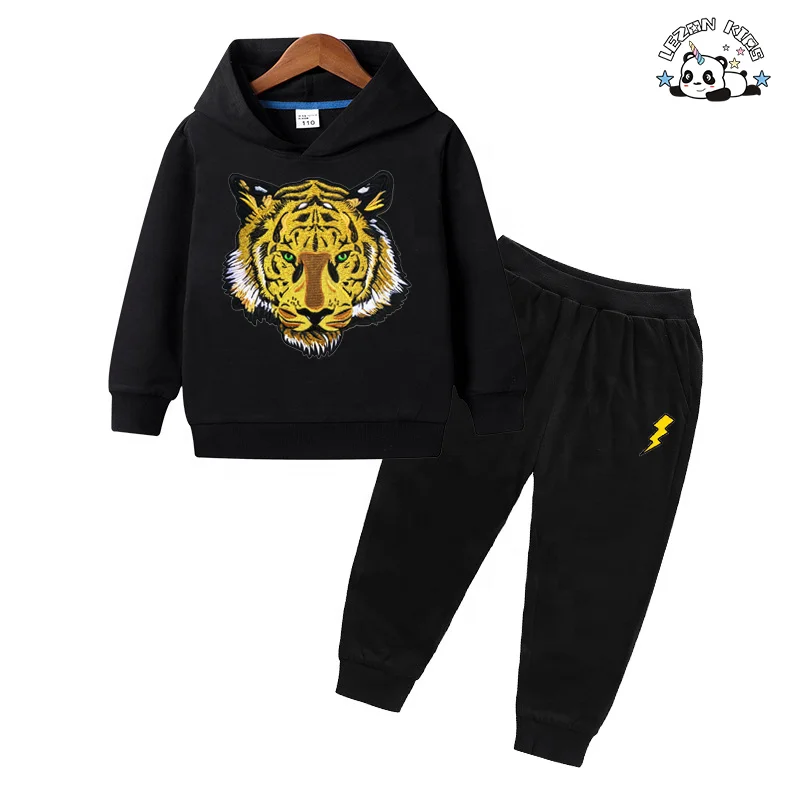 Atacado Conjunto de Calças de Jogging com Capuz 100% Algodão para Crianças com Camiseta de Manga Curta e Estampa