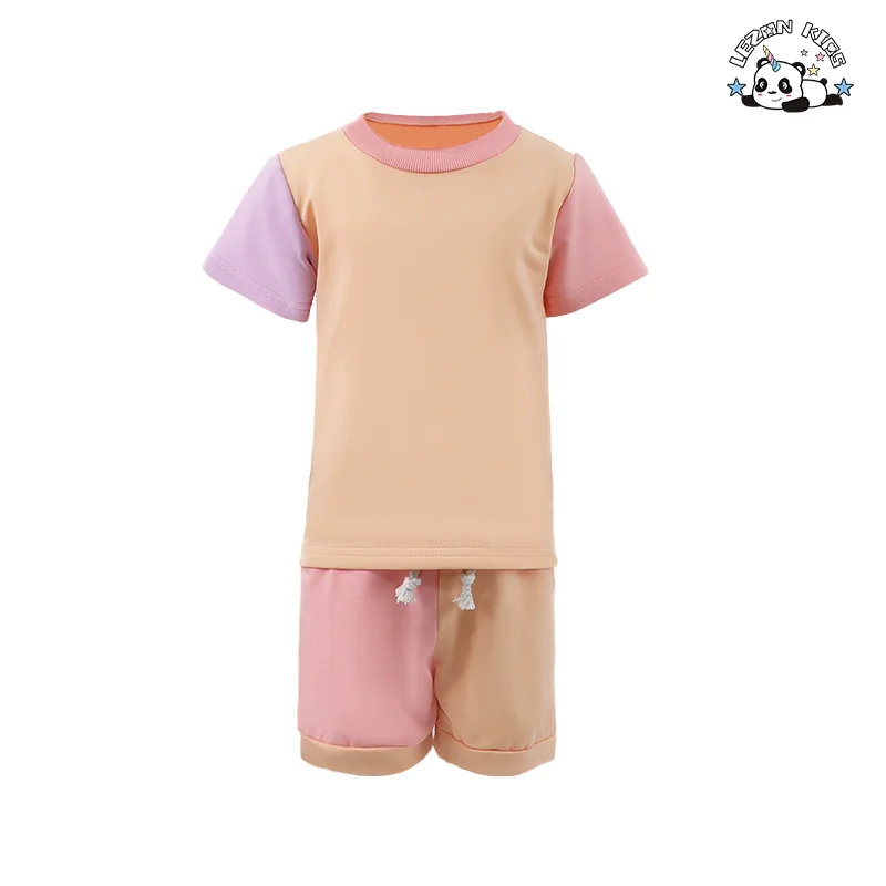 Conjunto de Roupas de Verão Personalizáveis para Meninas Bebês com Camisetas de Manga Curta e Calções de Cores Contrastantes de 2 Peças