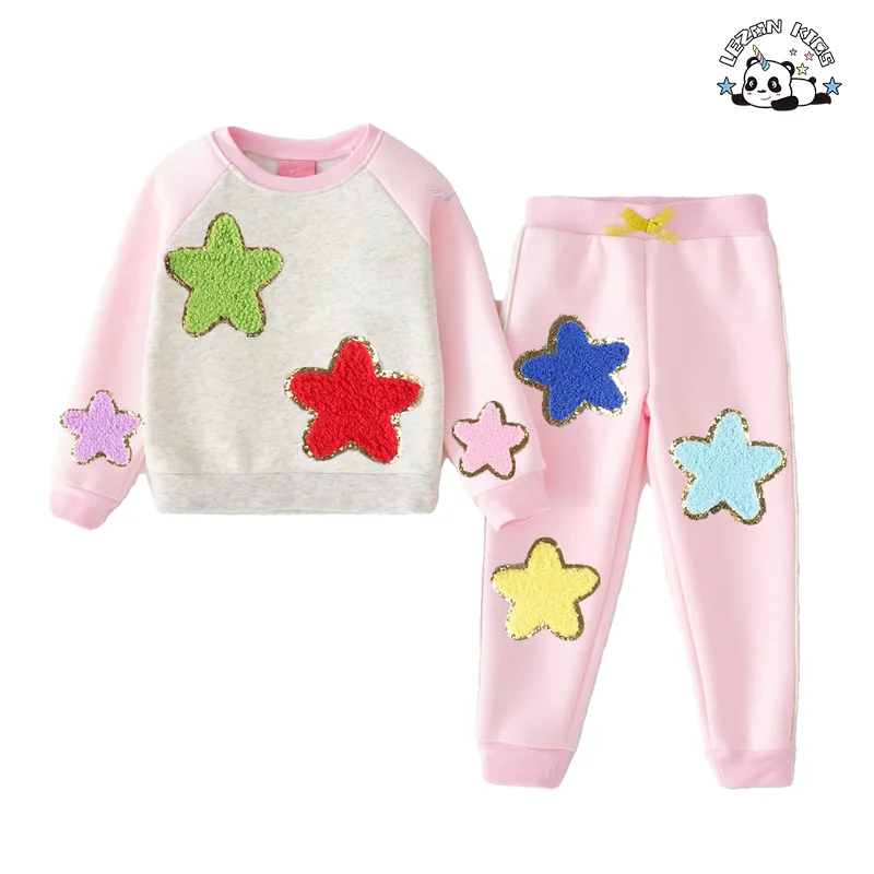 Roupas de outono de alta qualidade para meninas com remendos de chenille e sweatshirt de algodão Conjunto