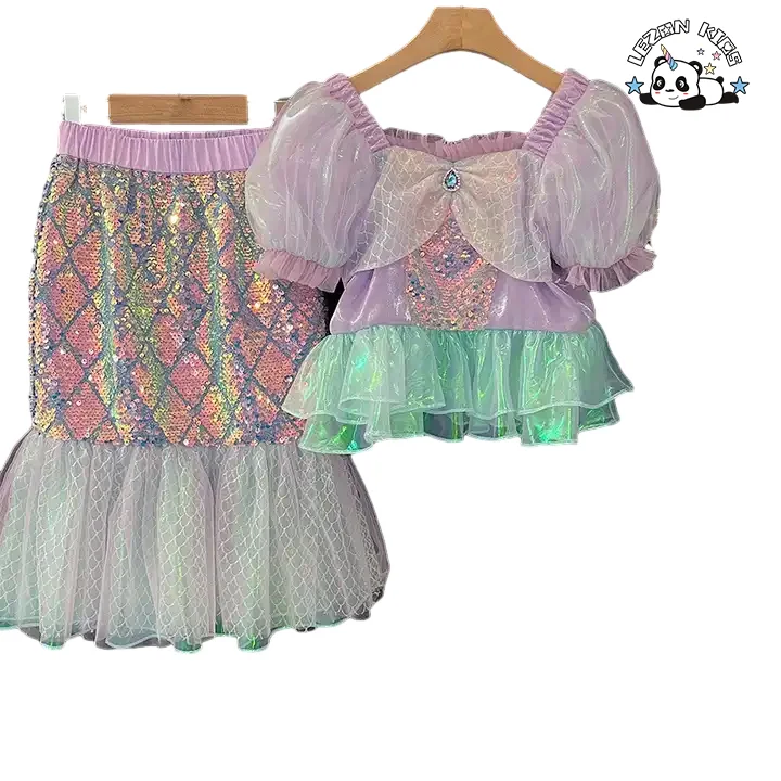 Conjunto Infantil de Seda de Duas Peças com Mangas Curtas e Remendos de Lantejoulas para Meninas