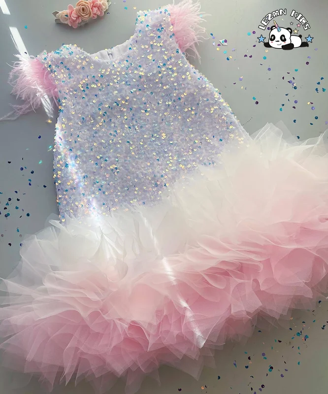 Vestido personalizável de atacado com mangas voadoras de penas coloridas e lantejoulas multicamadas para meninas de 2 a 14 anos
