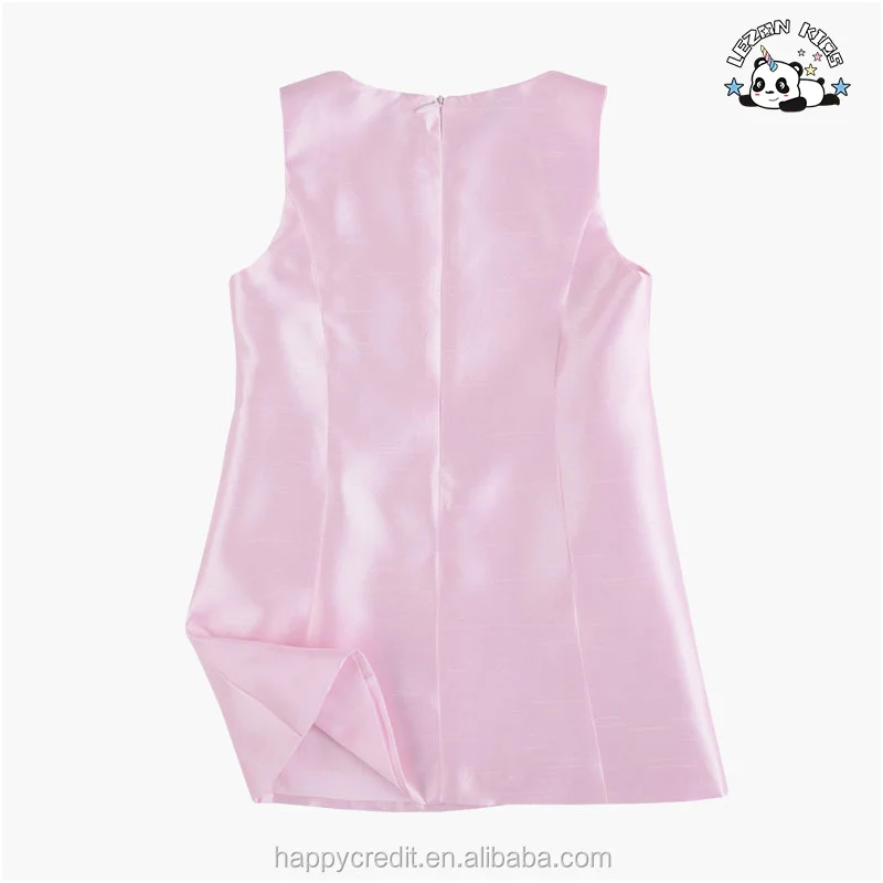 Vestido de seda rosa com decote redondo sem mangas e bolsos laterais para meninas de 3 anos - Product Image