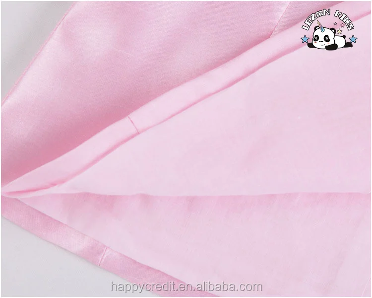 Vestido de seda rosa com decote redondo sem mangas e bolsos laterais para meninas de 3 anos - Product Image