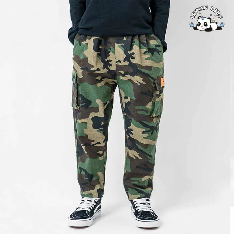 Roupas infantis de novo estilo para meninos, calças casuais amarelas camufladas urbanas e legais